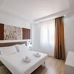 Premium Helia فندق ساراندا