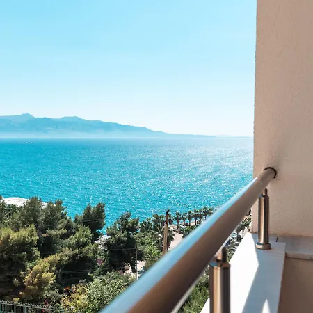 Premium Helia 4* Sarandë