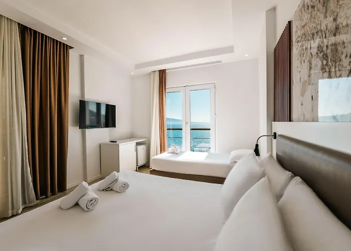 Premium Helia Hotel 4*
